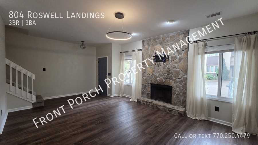 804 Roswell Landings Dr - Photo 3 of 20