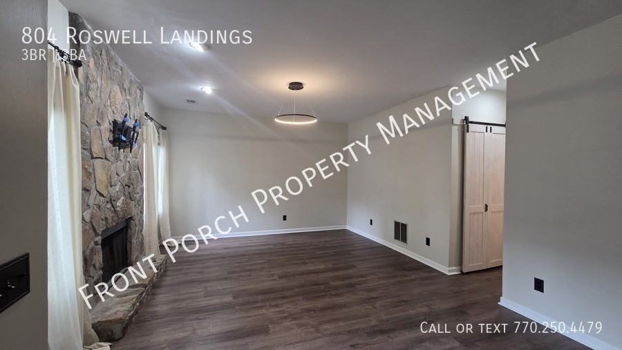 804 Roswell Landings Dr - Photo 4 of 20