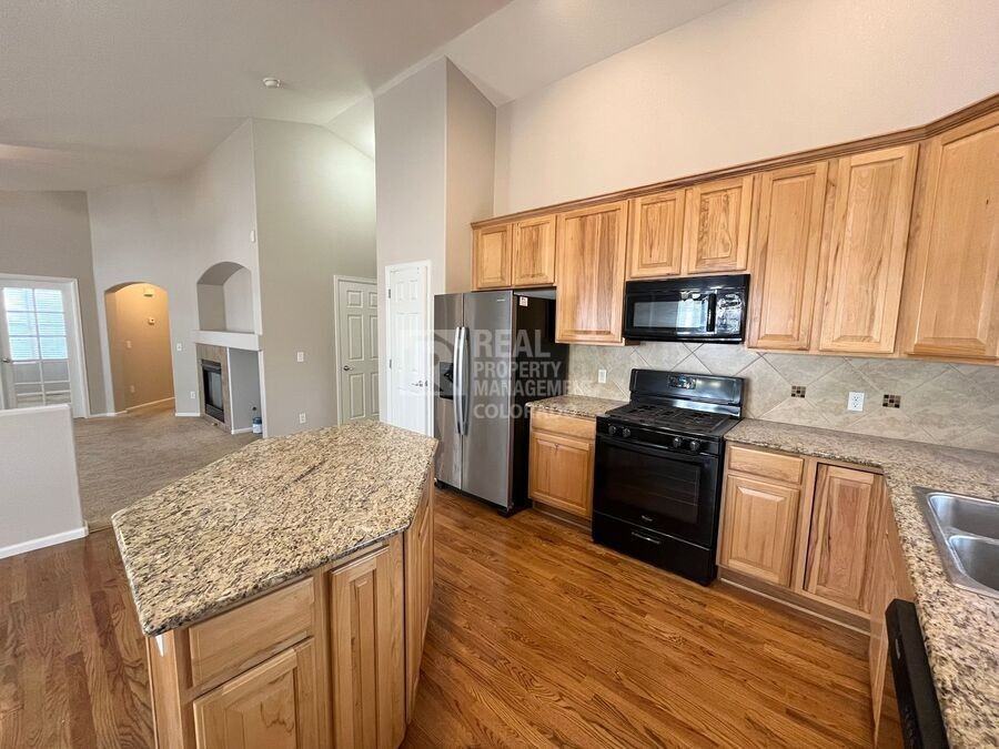 5236 Sagebrush St - Photo 4 of 19