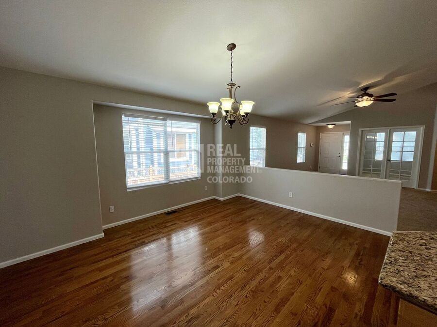 5236 Sagebrush St - Photo 5 of 19