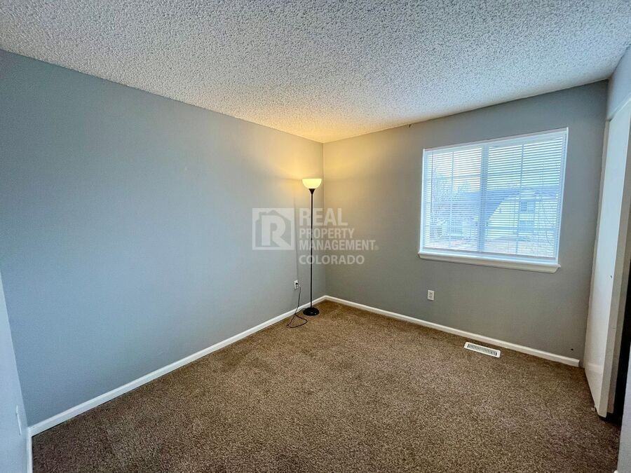 4353 Netherland St - Photo 7 of 15