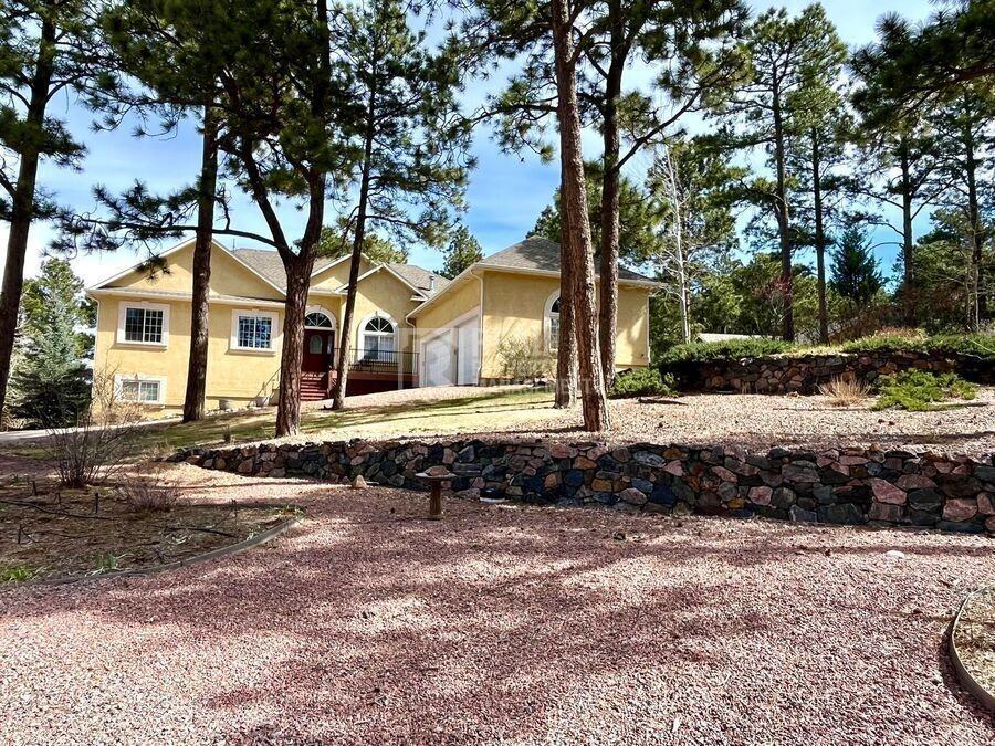 1550 Capadaro Ct - Photo 2 of 32