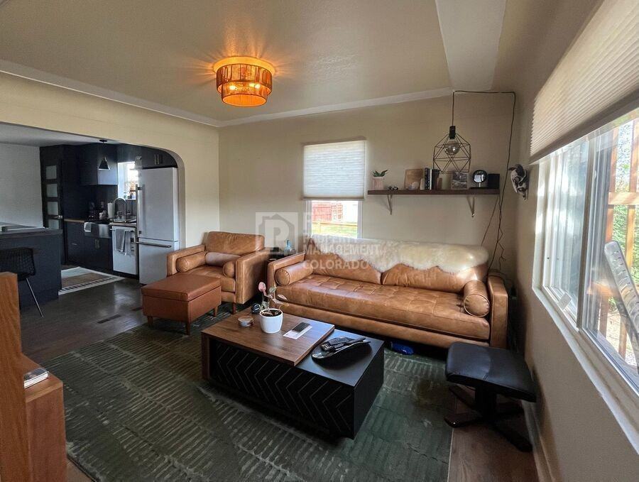 108 Walnut St - Photo 3 of 15