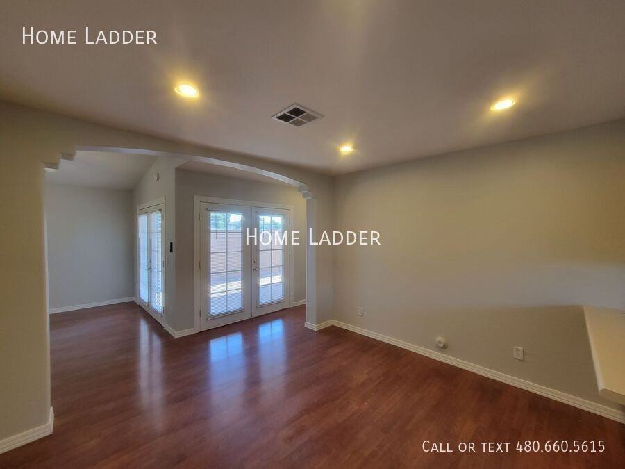 5214 N 21st Ave - Photo 4 of 16