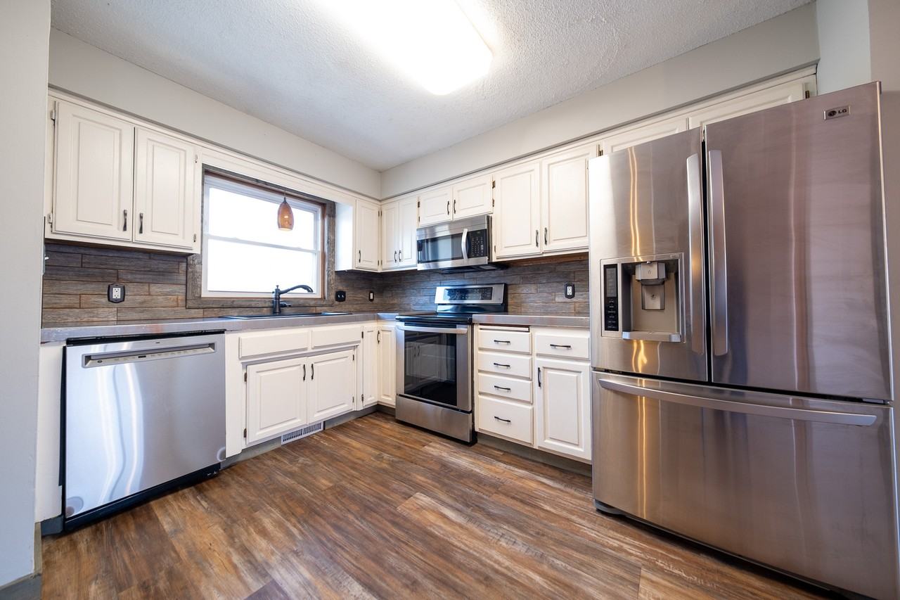 1705 Slater Ln #1 - Photo 4 of 30