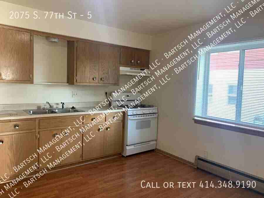 2075 S 77th St #5 - Photo 3 of 6