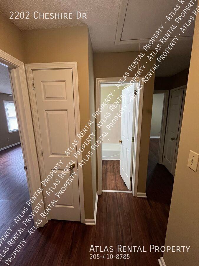 2202 Cheshire Dr - Photo 4 of 11