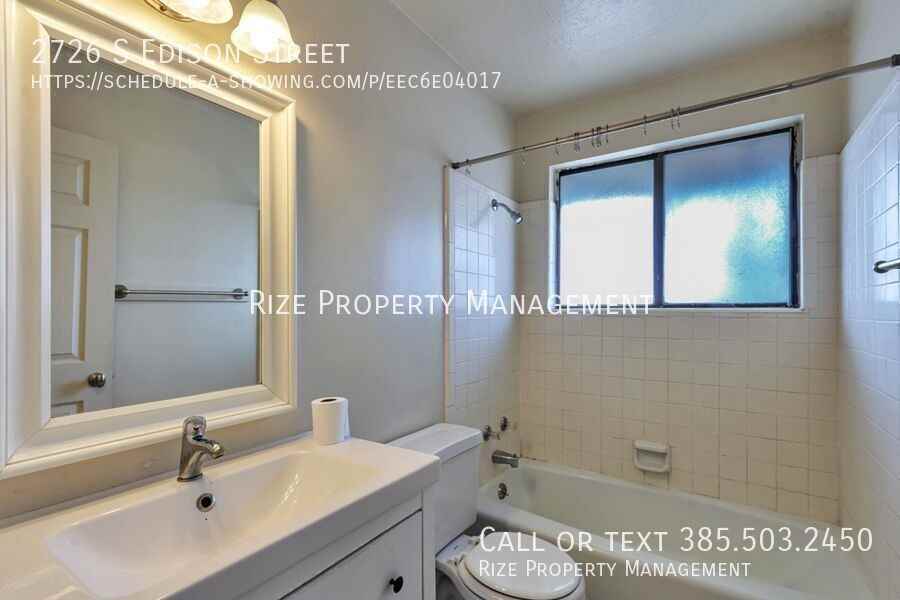 2726 S Edison St - Photo 7 of 18