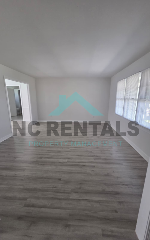 2300 Carlford Rd - Photo 5 of 33