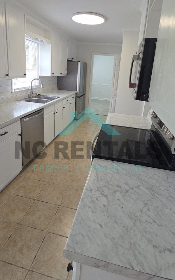 2300 Carlford Rd - Photo 7 of 33