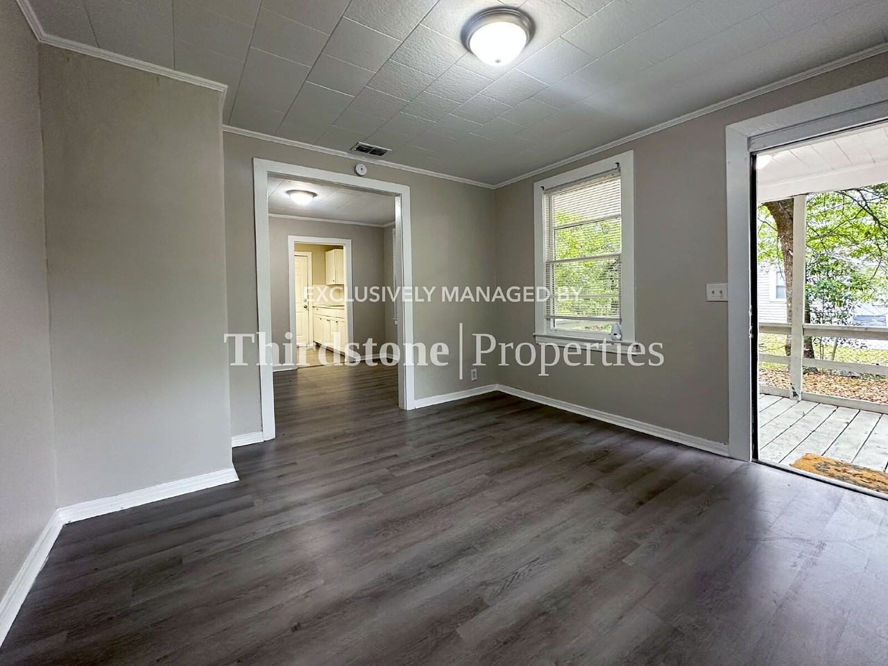 2913 W 2nd St - Photo 3 of 20