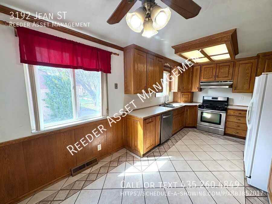 3192 S Jean St - Photo 7 of 22