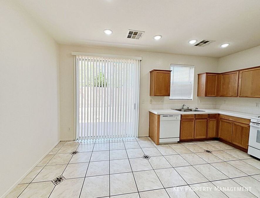 5914 Tinazzi Way - Photo 7 of 35