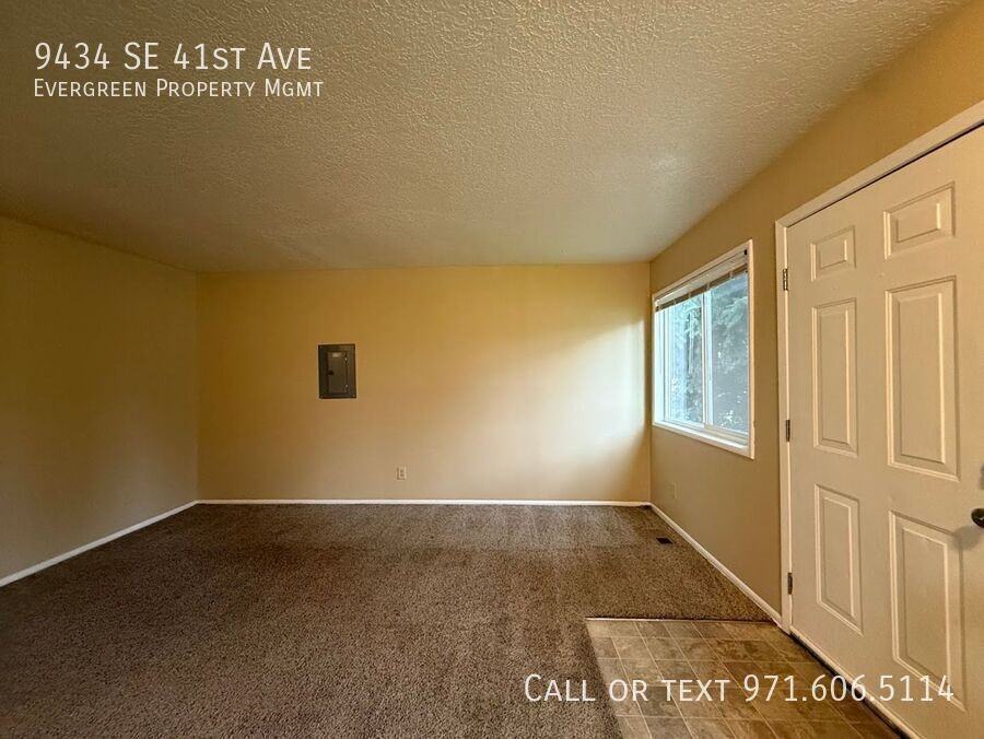9434 Se 41st Ave - Photo 5 of 21