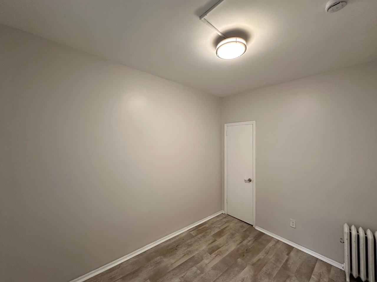 5604 Hudson AveApt 7 #5604-07 - Photo 4 of 9