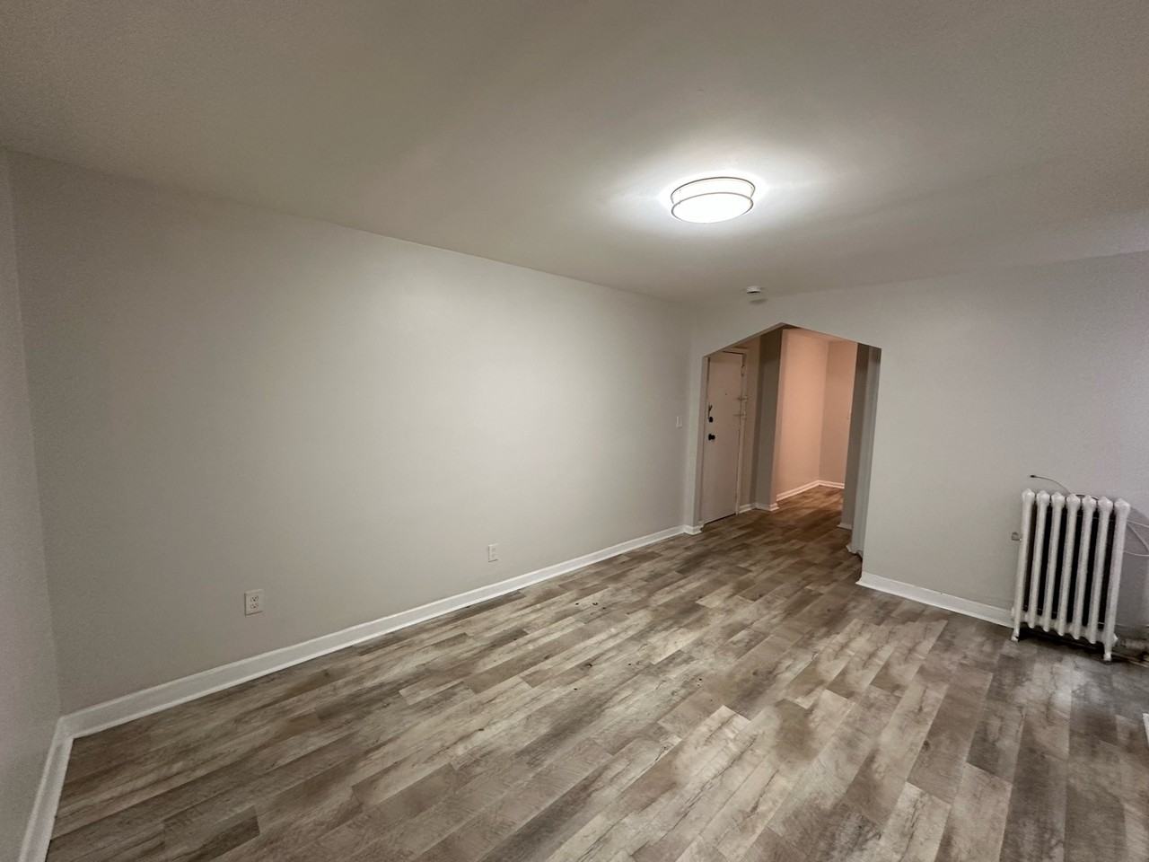 5604 Hudson AveApt 7 #5604-07 - Photo 7 of 9