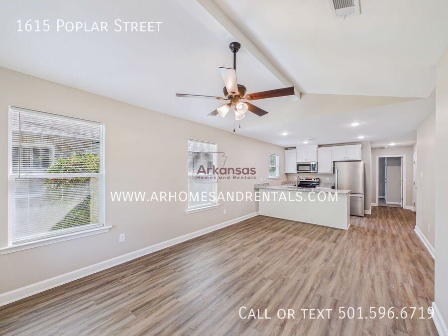 1615 N Poplar St - Photo 3 of 17