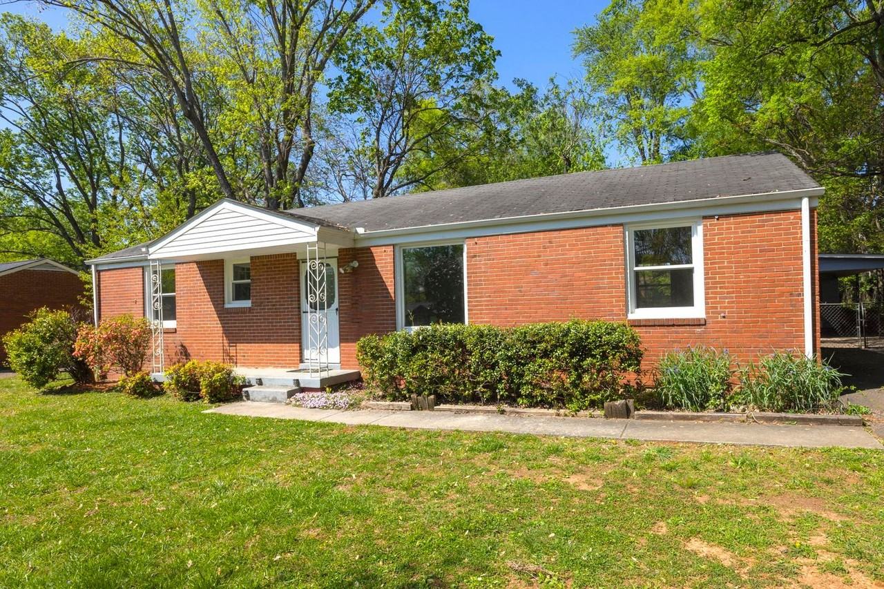 1911 Gardner Dr - Photo 5 of 39