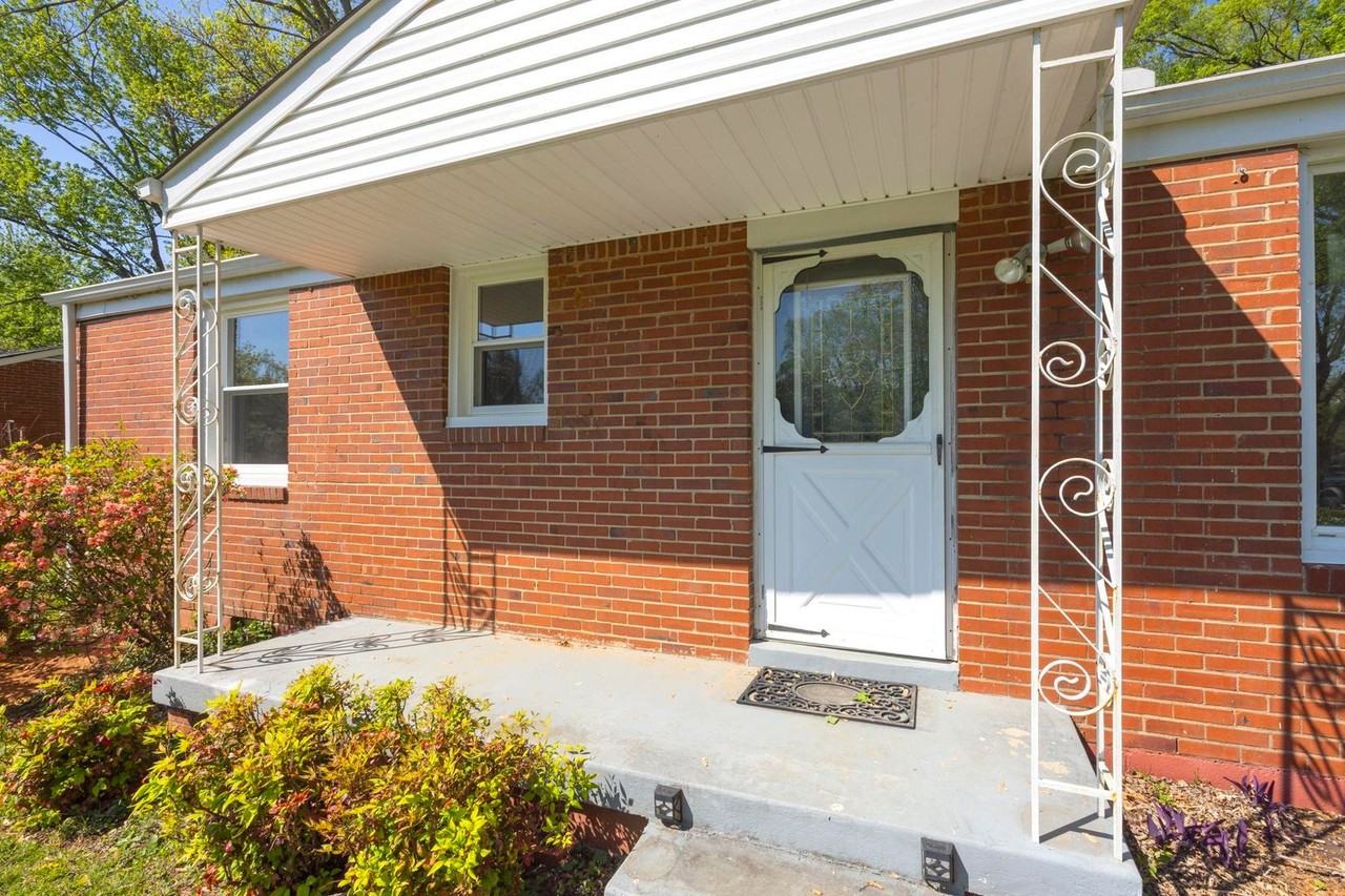 1911 Gardner Dr - Photo 6 of 39