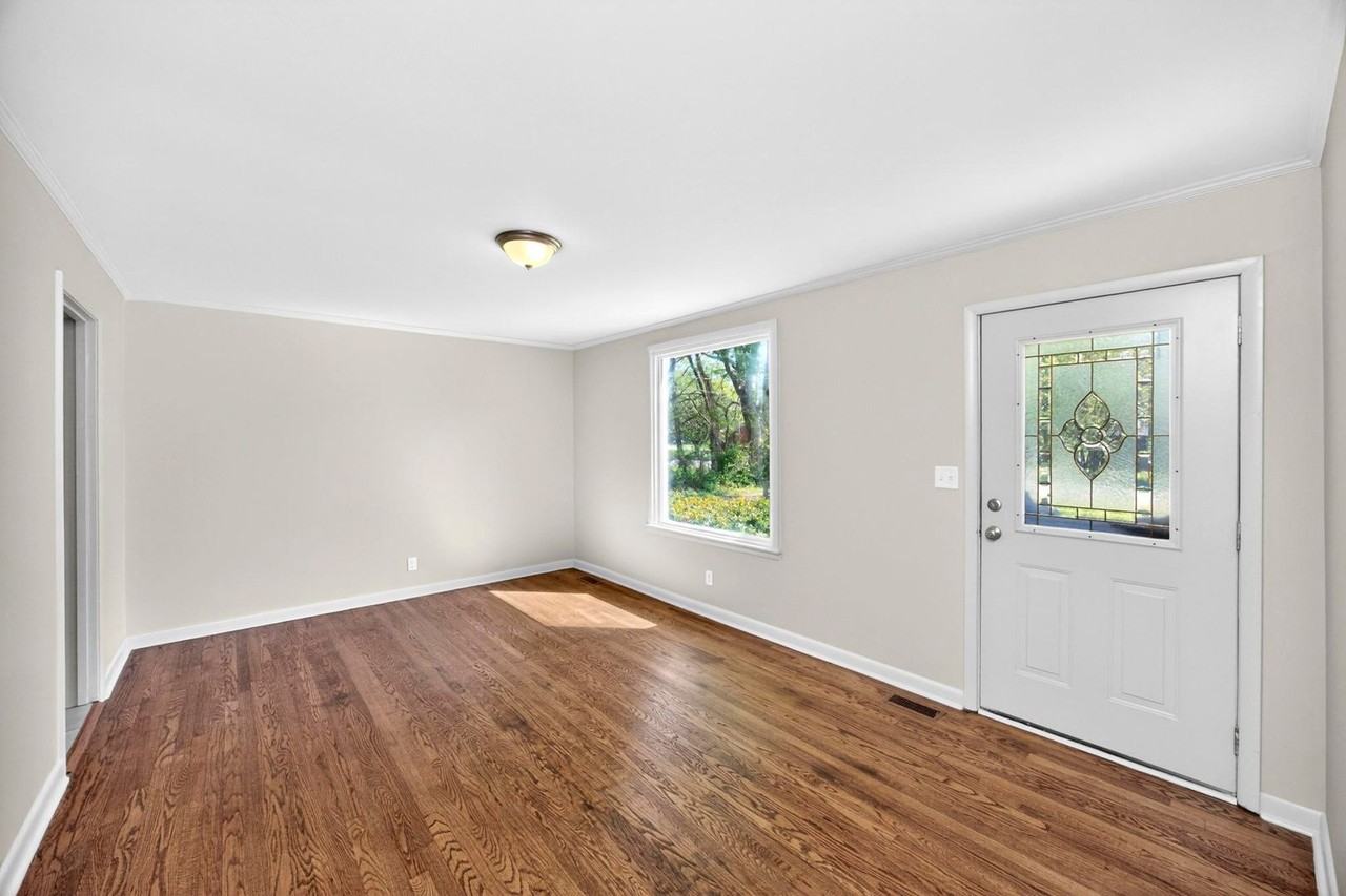 1911 Gardner Dr - Photo 7 of 39