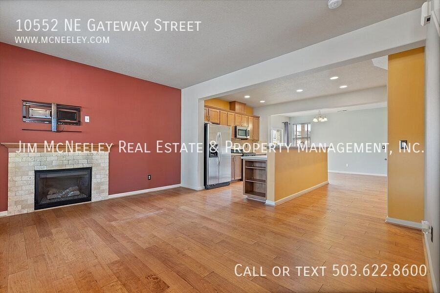 10552 Ne Gateway St - Photo 2 of 40