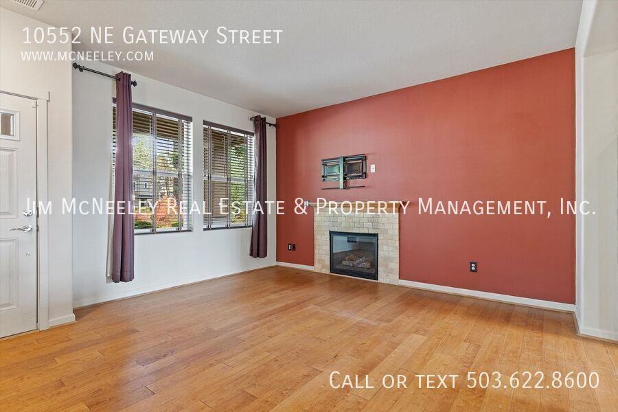 10552 Ne Gateway St - Photo 3 of 40