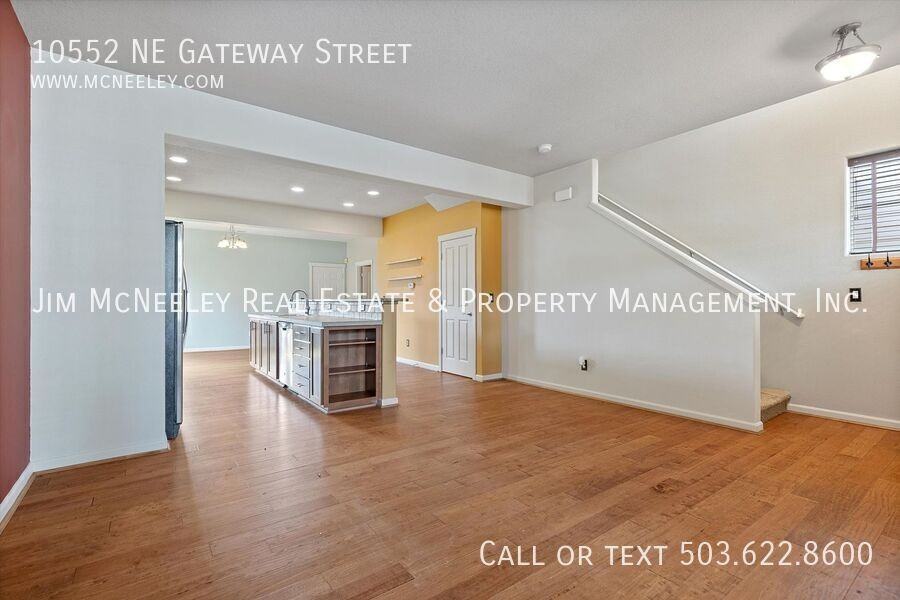 10552 Ne Gateway St - Photo 5 of 40