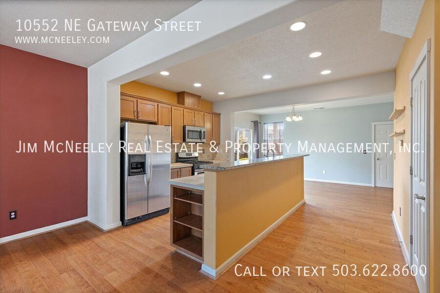 10552 Ne Gateway St - Photo 6 of 40