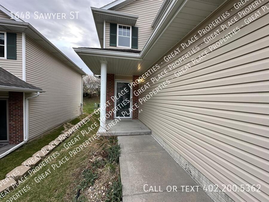 1648 Sawyer St - Photo 6 of 21