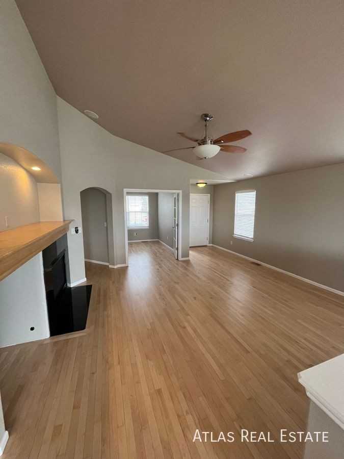 15812 E 107th Ave - Photo 5 of 14