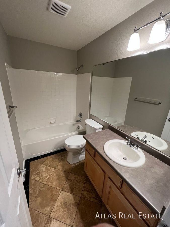 15812 E 107th Ave - Photo 7 of 14