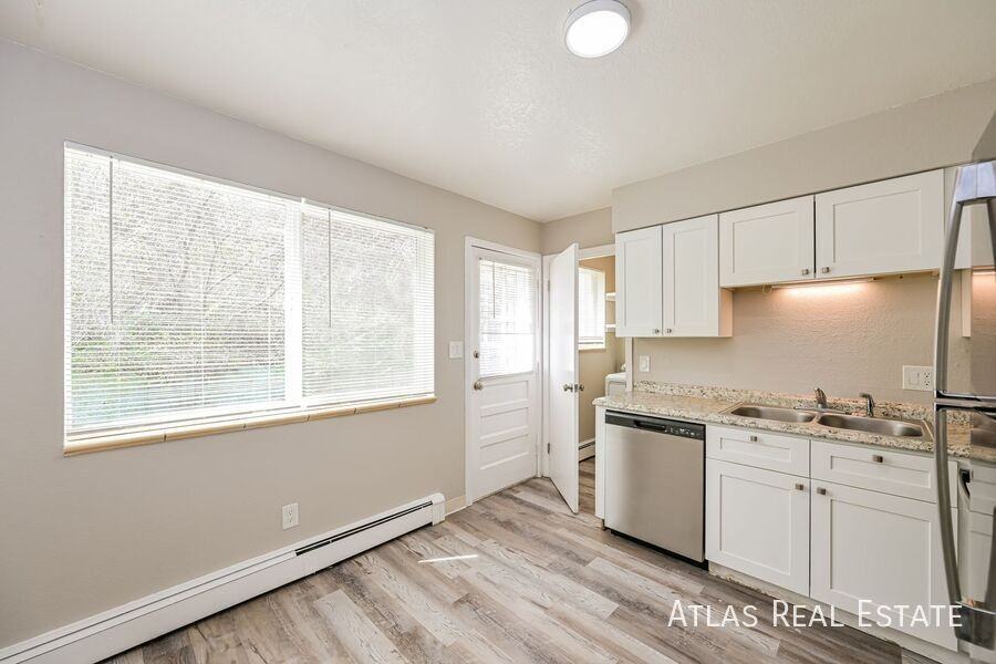 5703 S Pearl St #06 - Photo 6 of 15
