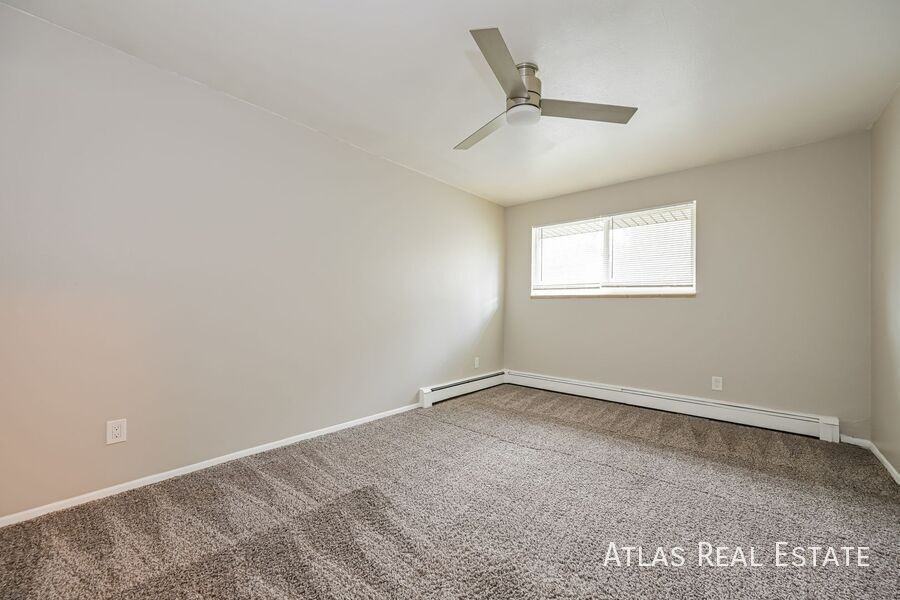 5703 S Pearl St #06 - Photo 4 of 15
