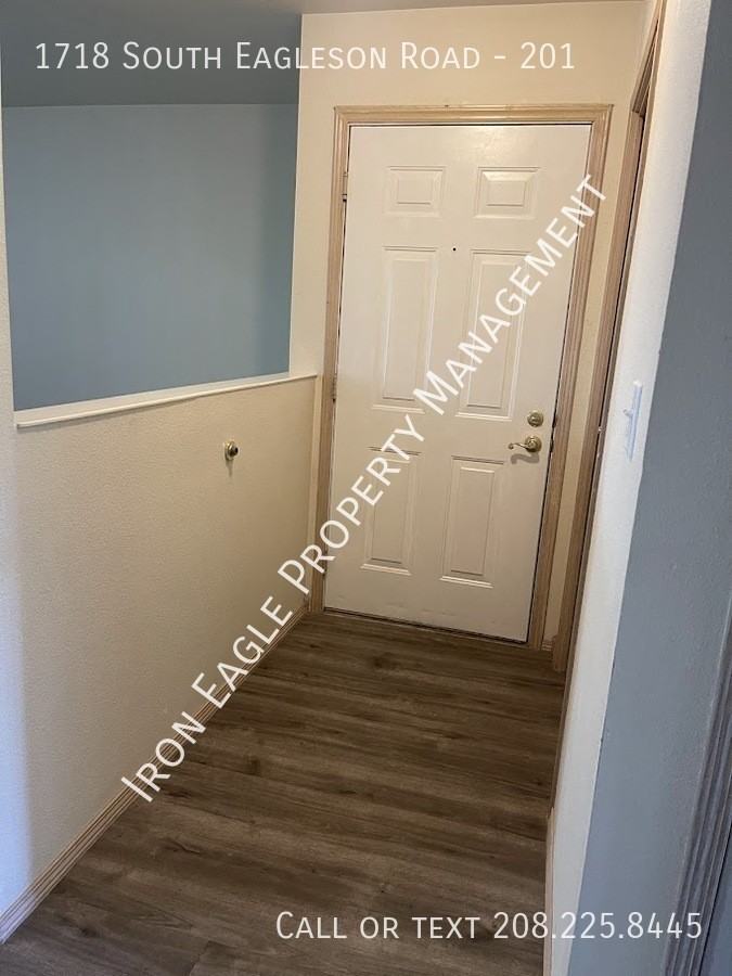 1718 S Eagleson Rd - Photo 2 of 12