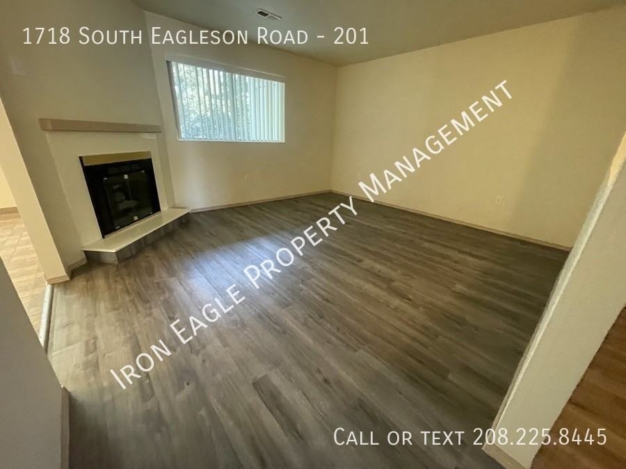 1718 S Eagleson Rd - Photo 4 of 12