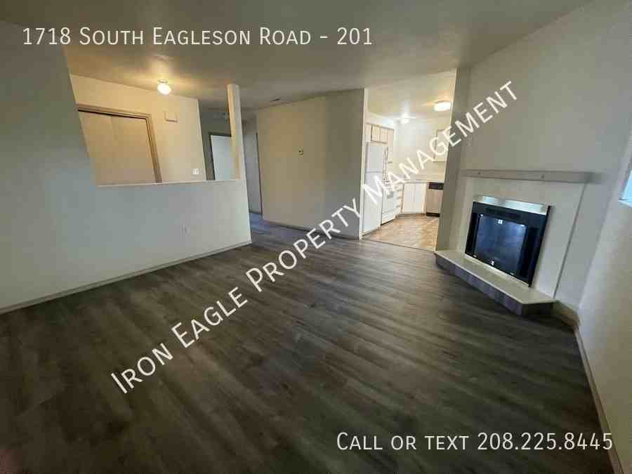 1718 S Eagleson Rd - Photo 6 of 12