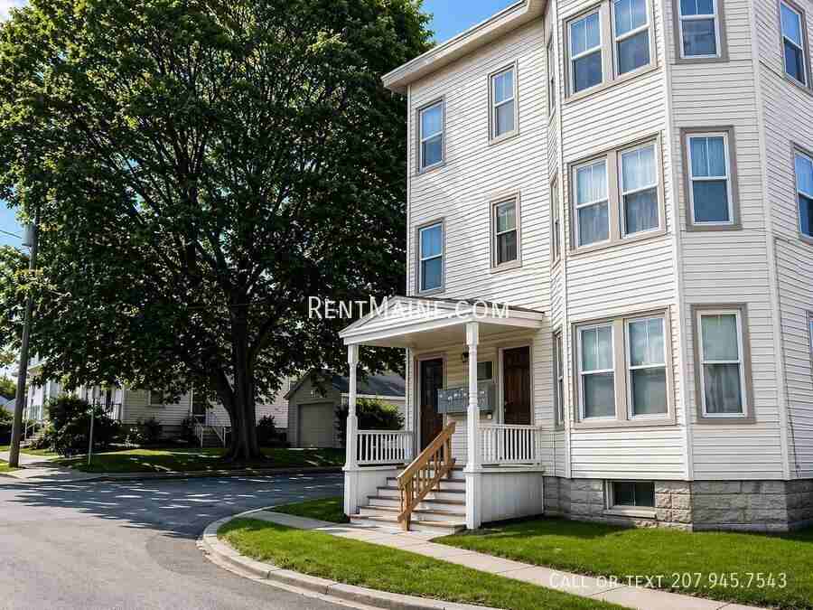 9 Catell St #3 - Photo 7 of 8