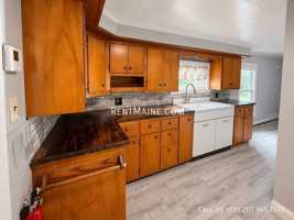 featured image of 190 3rd St #2B