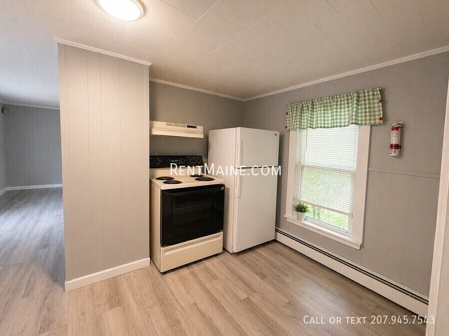 190 3rd St #2B - Photo 2 of 11