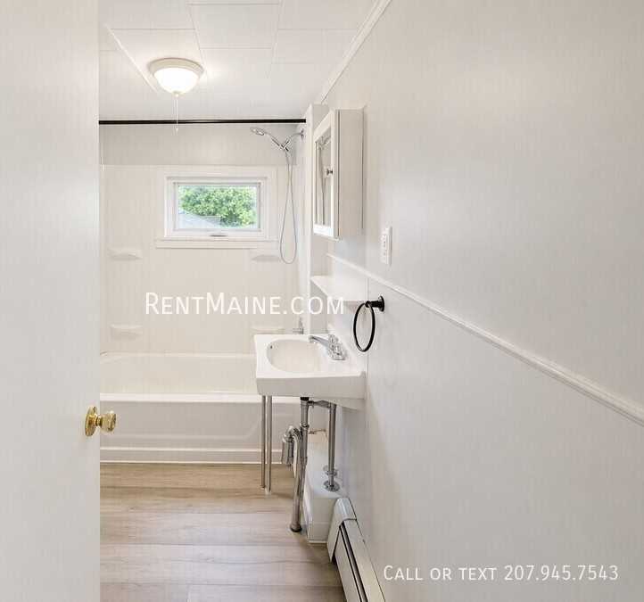 190 3rd St #2B - Photo 7 of 11