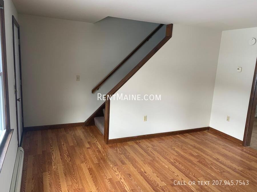 19 Hemlock St - Photo 2 of 15