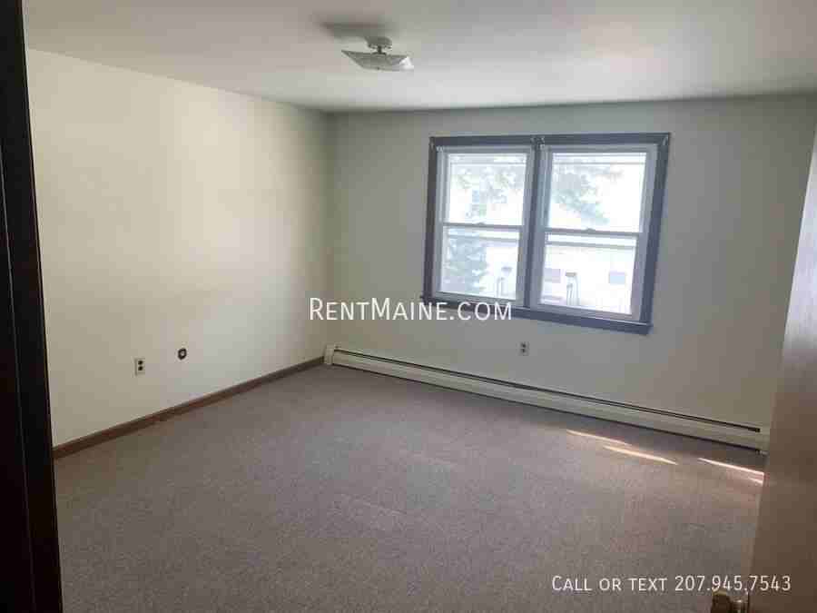 19 Hemlock St - Photo 7 of 15