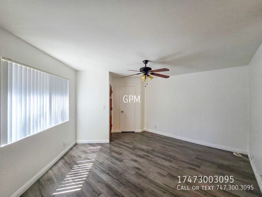 320 W Lomita Ave #07 - Photo 3 of 11