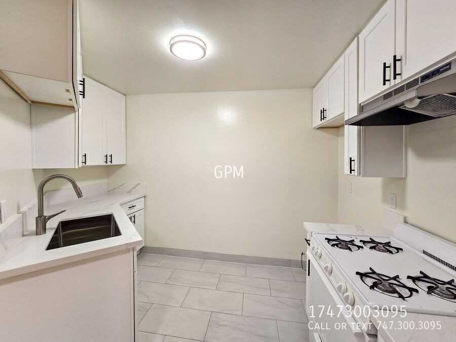 320 W Lomita Ave #10 - Photo 6 of 11