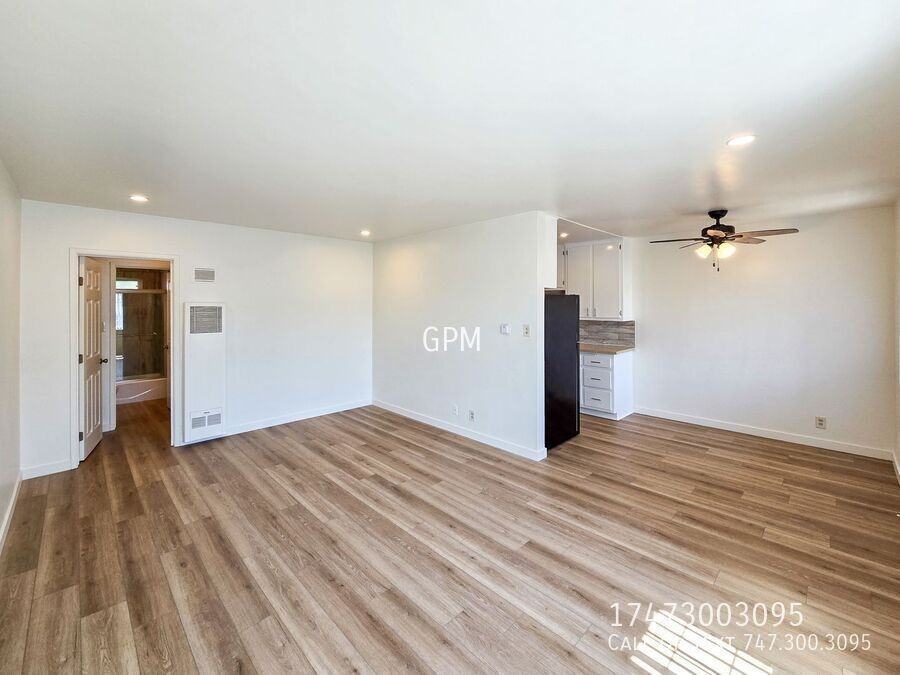 237 Thompson Ave #6 - Photo 4 of 14