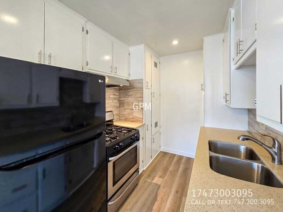 237 Thompson Ave #6 - Photo 6 of 14