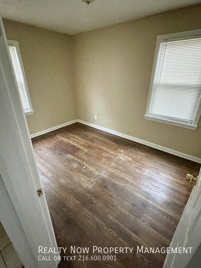 5333 Hollywood Ave - Photo 2 of 11