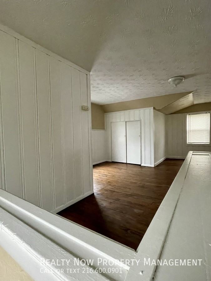 5333 Hollywood Ave - Photo 3 of 11