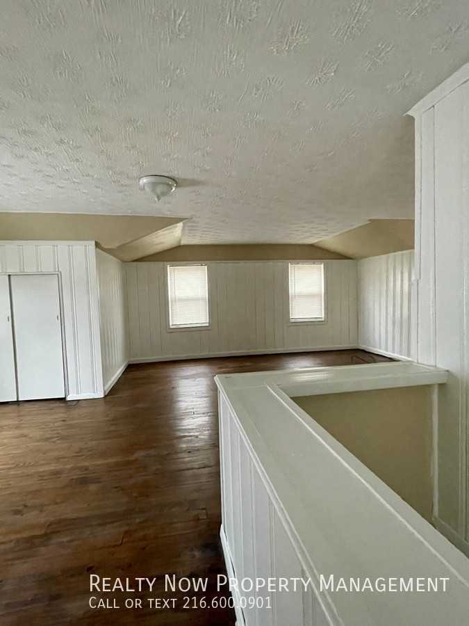 5333 Hollywood Ave - Photo 6 of 11