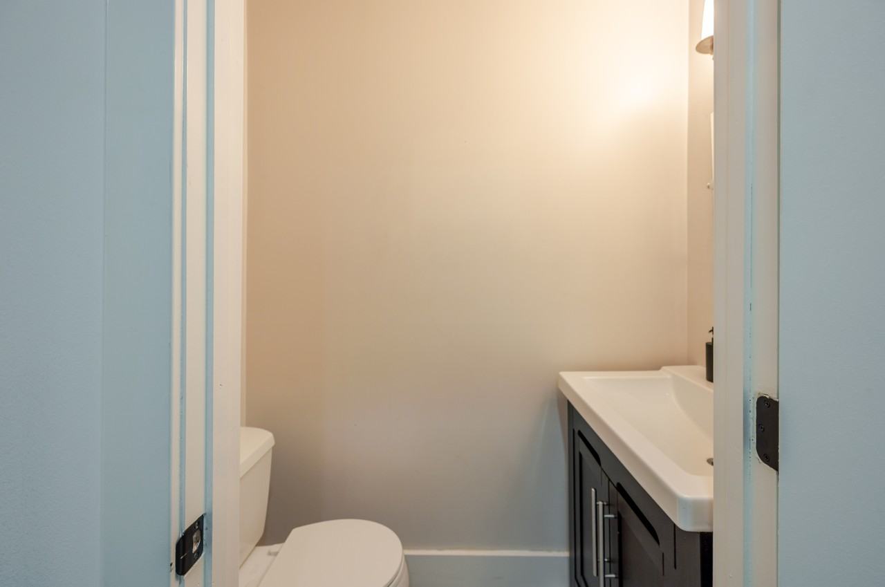 1915 6th St Nw #B - Photo 5 of 17